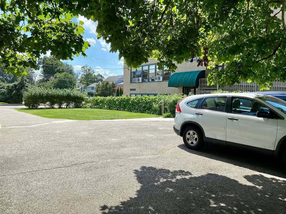 Building Photo - 5 Sheridan Cir