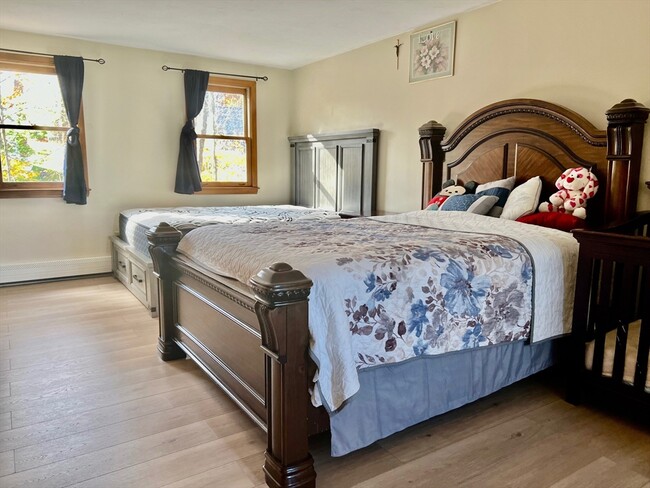 Building Photo - 188 Fernwood Dr