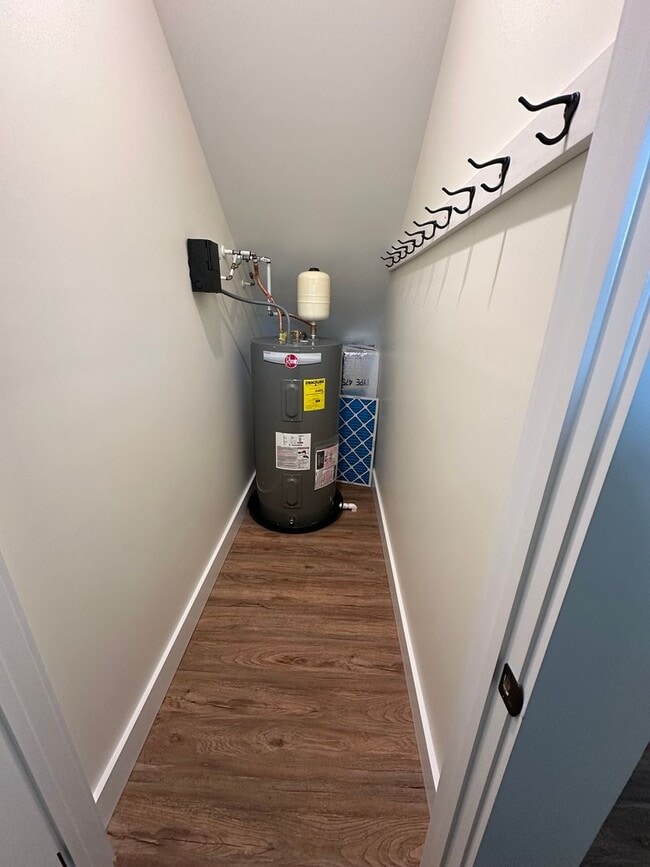 Building Photo - 2 Bed/2 Bath Long-Term Rental in Manteo!