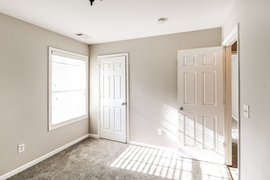 Building Photo - 2680 Freemont St