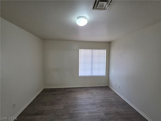 Building Photo - 4865 S Torrey Pines Dr