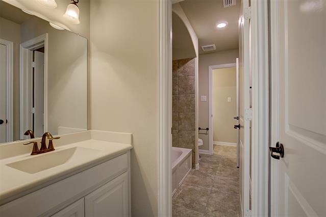 Building Photo - 9006 Forest Park Ct