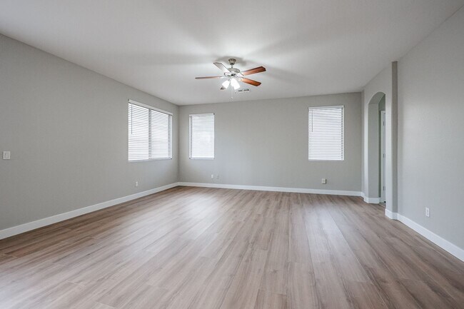 Building Photo - Location! Fully remodelled 4Bed/3Bath Home in Chandler, with pool