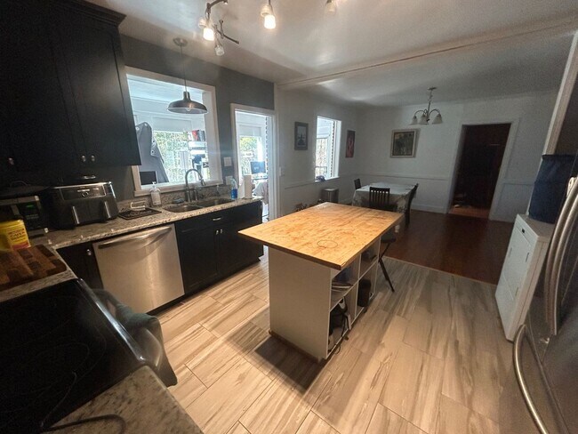 Building Photo - 4826 Kilbourne Rd