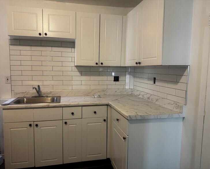 Building Photo - 222 Howard Ave