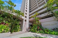 Building Photo - Spacious, pet friendly, Summer Palace unit...