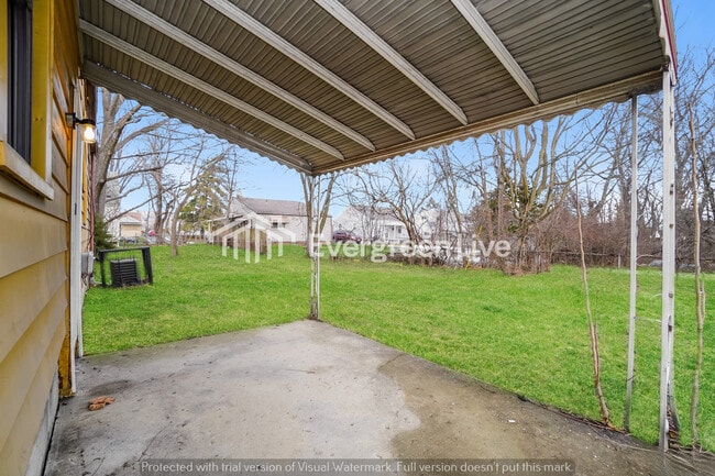 Building Photo - 2175 Delavan Dr