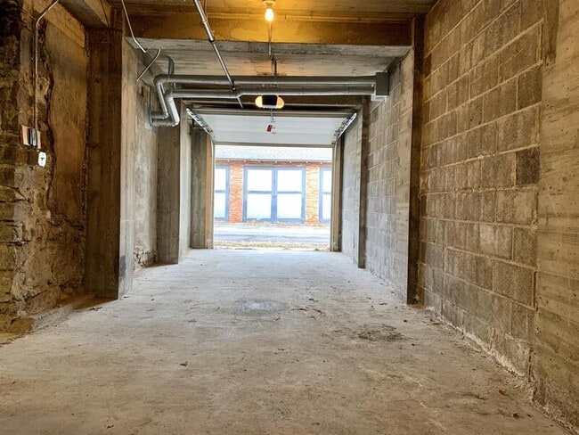 Building Photo - 636 Logan St