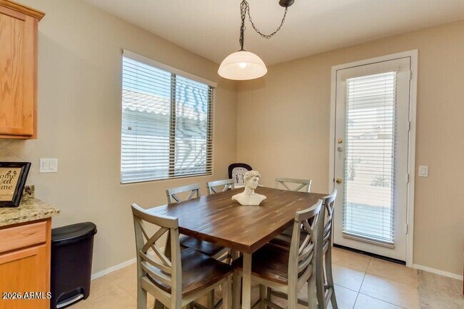 Building Photo - 16528 W Sherman St