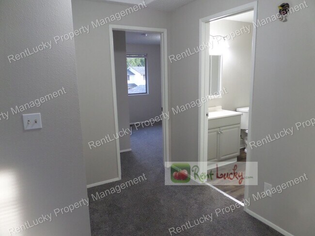 Building Photo - Freshly Updated 3-Bedroom Duplex w/Attache...