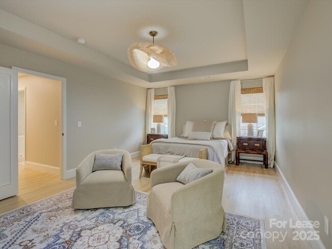 Building Photo - 2016 Wedgedale Dr