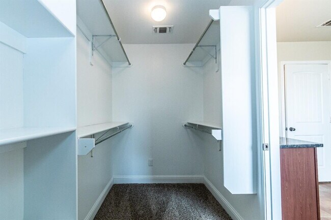 Building Photo - Beautiful open 4/2/2 in Frenship School Di...