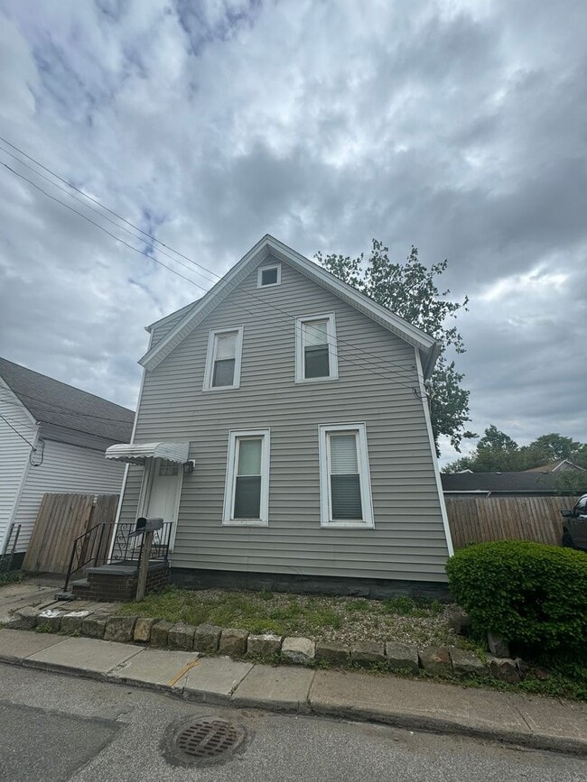 Building Photo - Stylish & Modern Living in the Heart of Tr...