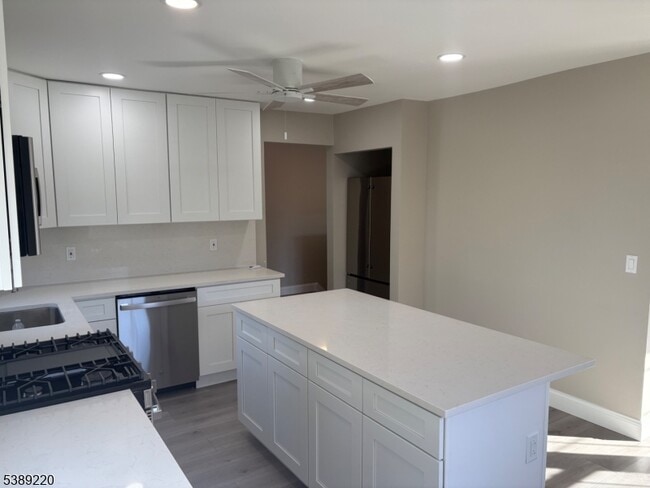 Building Photo - 428 Highland Ave