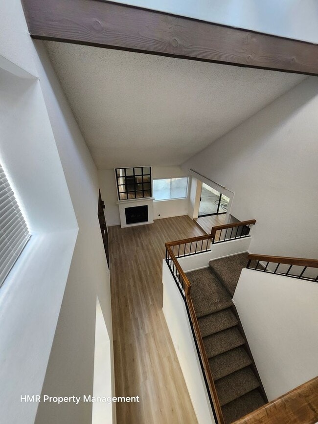Building Photo - Beautiful 3-Bed, 3-Bath Condo in Prime Cla...