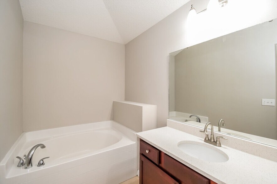 Building Photo - 5107 Johnson Creek Dr