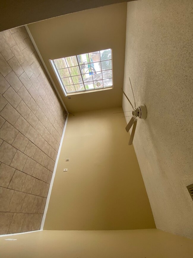 Building Photo - Nice 4 bdrm home in Flour Bluff area