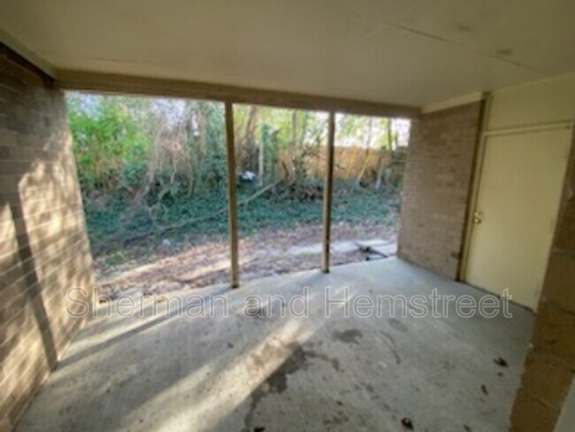 Building Photo - 2738 Blount Ave