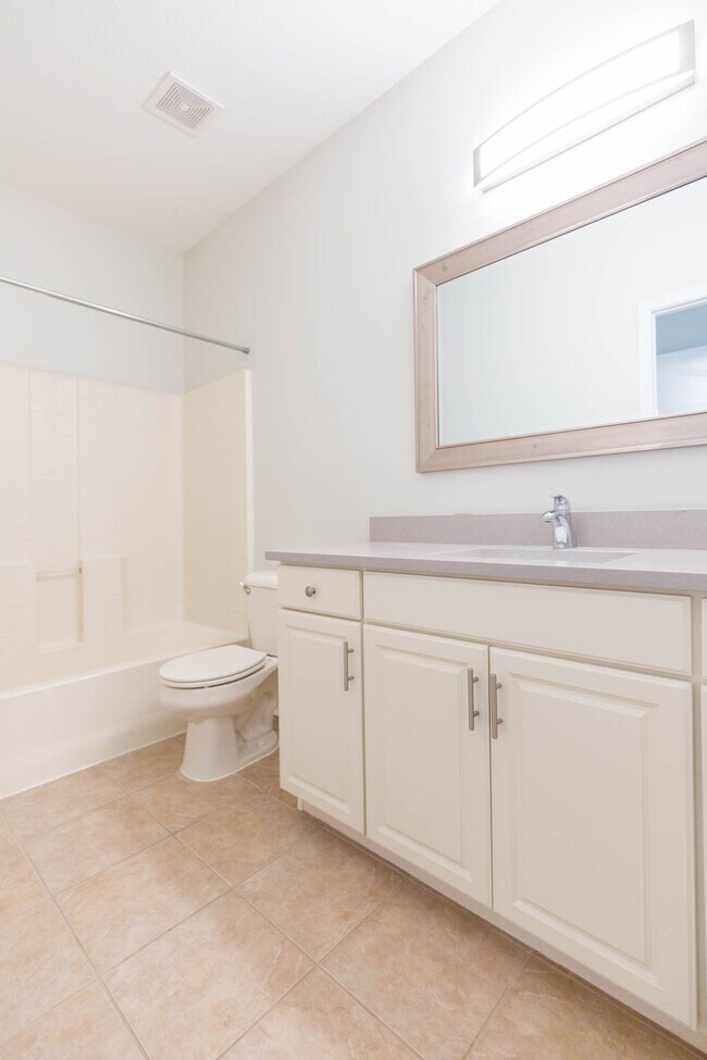 Building Photo - 5808 Fishhawk Ridge Dr