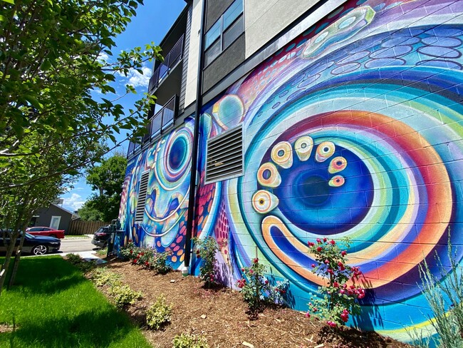 Building Photo - 3500 S Corona St