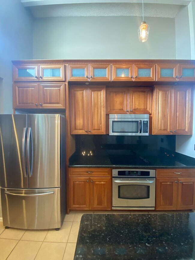 Building Photo - 019WHI