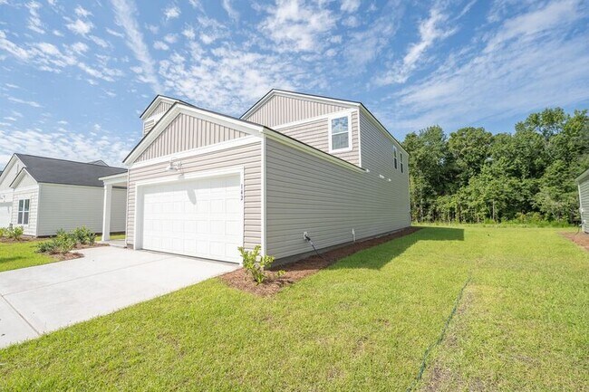 Building Photo - 142 Geranium Wy