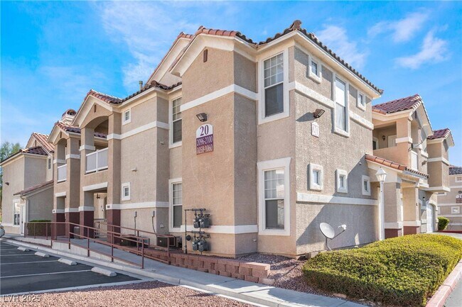 Primary Photo - 5855 Valley Dr