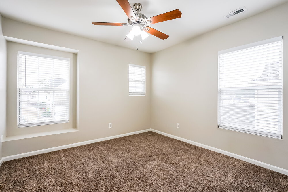 Building Photo - 6037 Ladish Ln