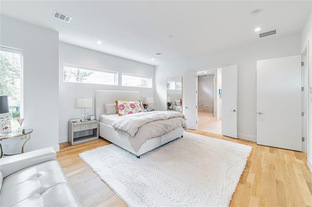 Building Photo - 9753 Mixon Dr