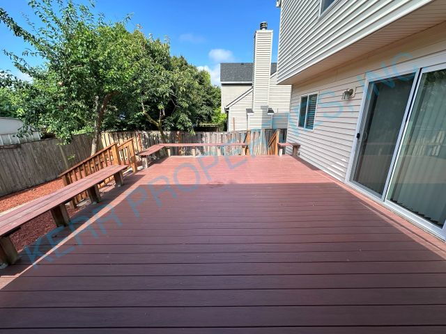Building Photo - Spacious 4-Bed Oasis with 2.5 Baths in Cla...