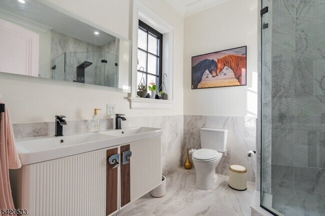 Building Photo - 6 Deer Trail Rd