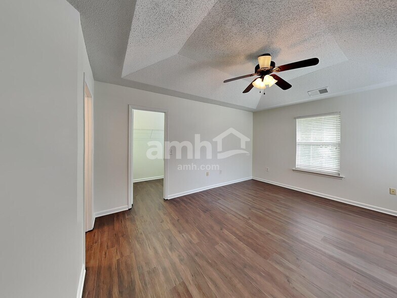 Building Photo - 8127 Deodora Cedar Ln