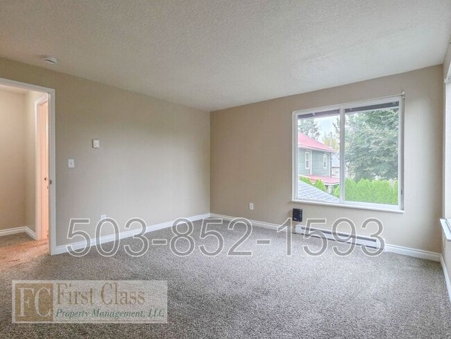 Building Photo - 4325 SE 37th Ave