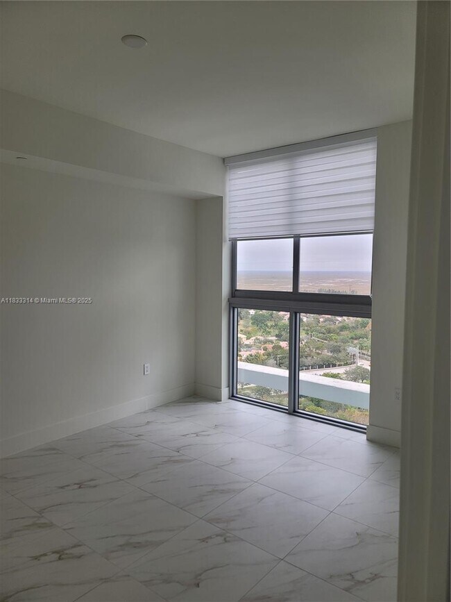 Building Photo - 2000 Metropica Wy