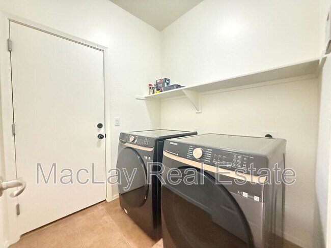 Building Photo - 8311 S 23rd Pl