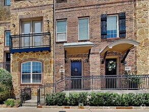 Building Photo - 4037 Winsor Dr