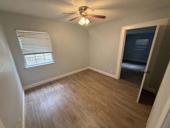 Building Photo - 3002 Shenstone Dr