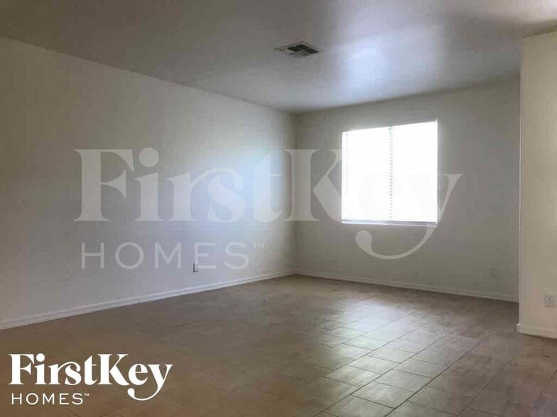 Building Photo - 14495 N 135th Ln