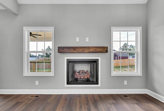 Building Photo - BRAND NEW Hidden Gem!