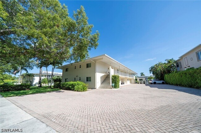 Building Photo - 1417 Chesapeake Ave