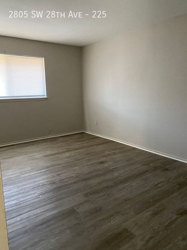 Building Photo - 2805 SW 28th Ave