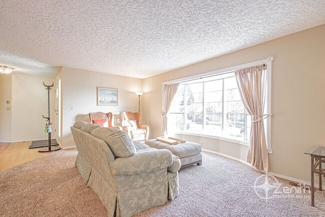 Building Photo - 12018 SE 17th St