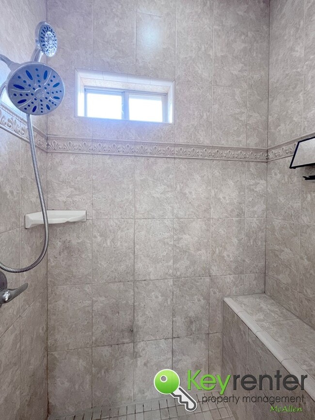 Building Photo - 3Bed/2Bath Gorgeous and move in ready.  (S...