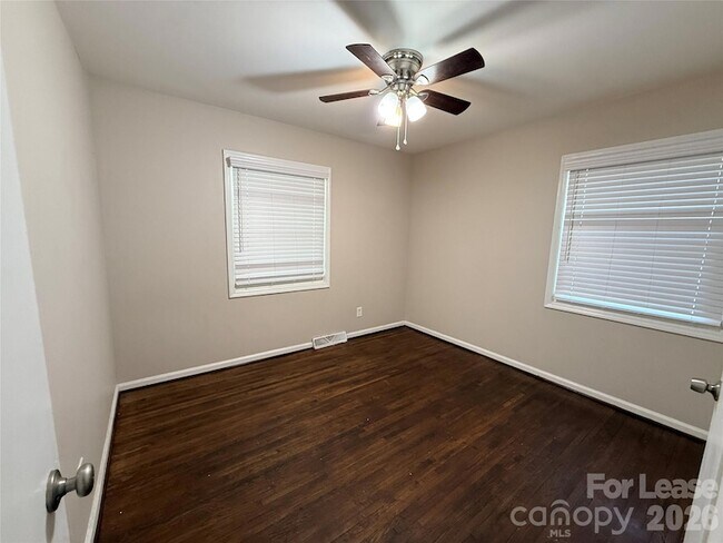 Building Photo - 1120 Claremont Rd