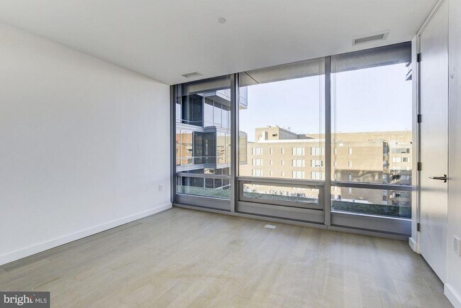 Building Photo - 1111 24th St NW