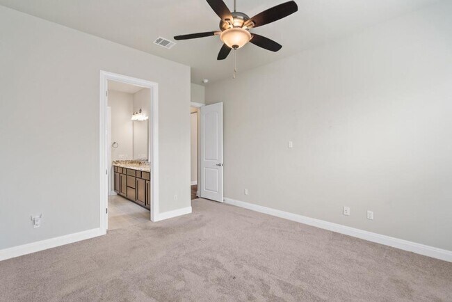 Building Photo - 3805 Wales Ct