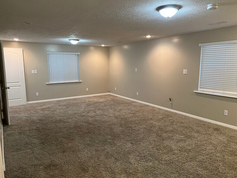 Building Photo - 1665 W 1375 S