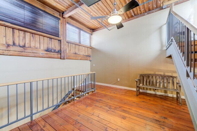 Building Photo - Huge Luxury 2 Story Condo with Private Roo...