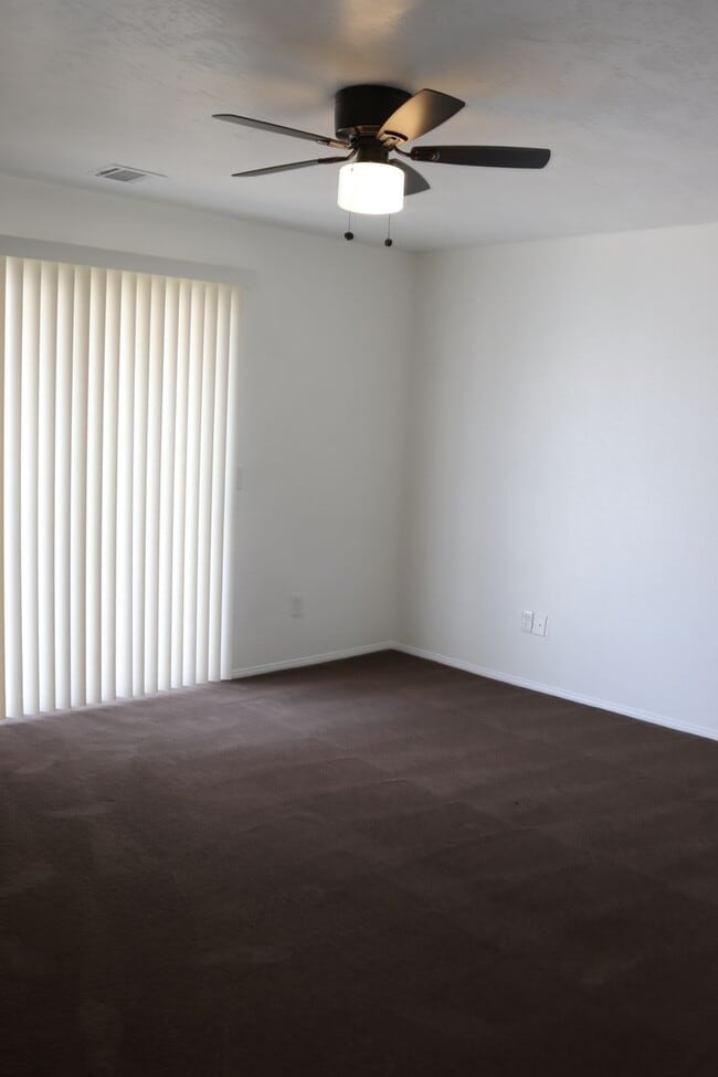 Building Photo - House for rent
