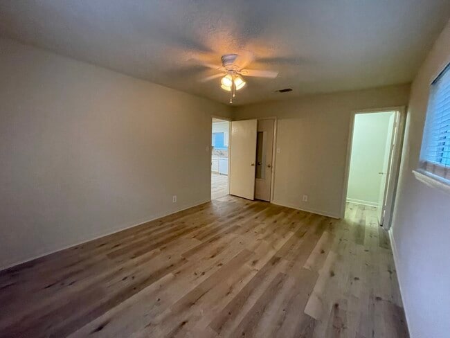 Building Photo - 14745 Liberty St